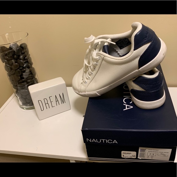 Nautica tennis shoes - Picture 3 of 3